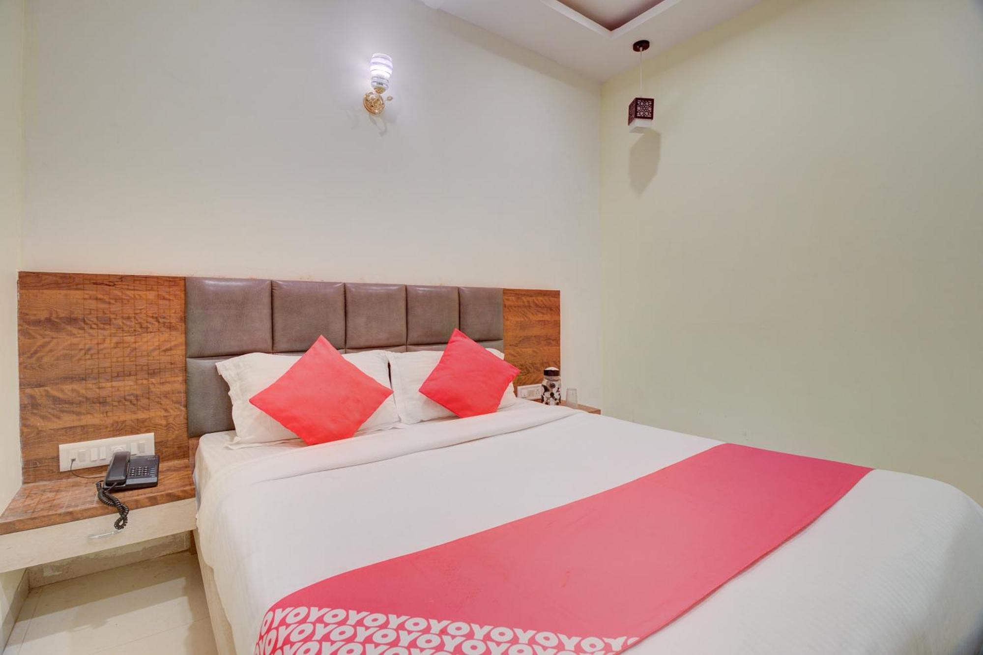 Hotel O Royal Orbit มุมไบ ภายนอก รูปภาพ