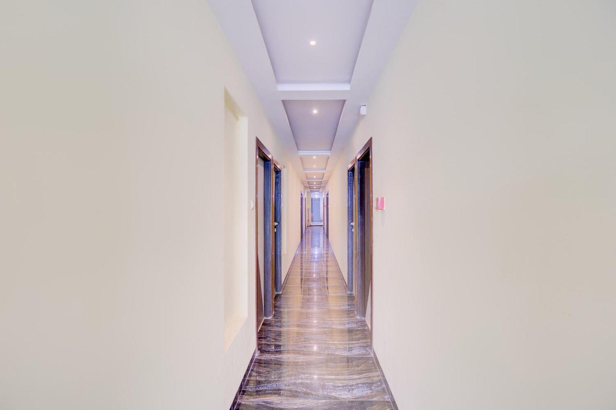 Hotel O Royal Orbit มุมไบ ภายนอก รูปภาพ
